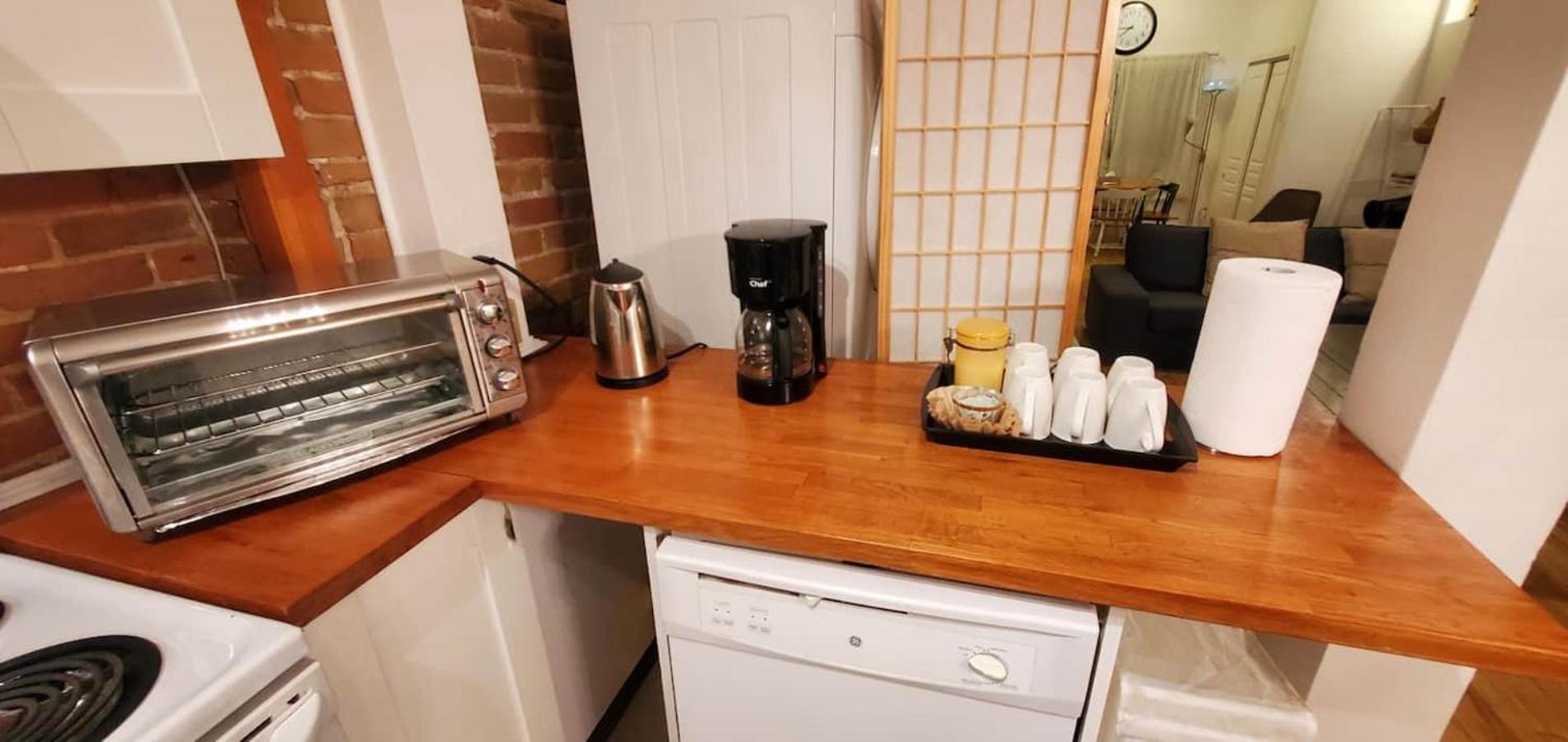 Perfect For Groups Big Livingroom 2 Backyard 3Br モントリオール エクステリア 写真